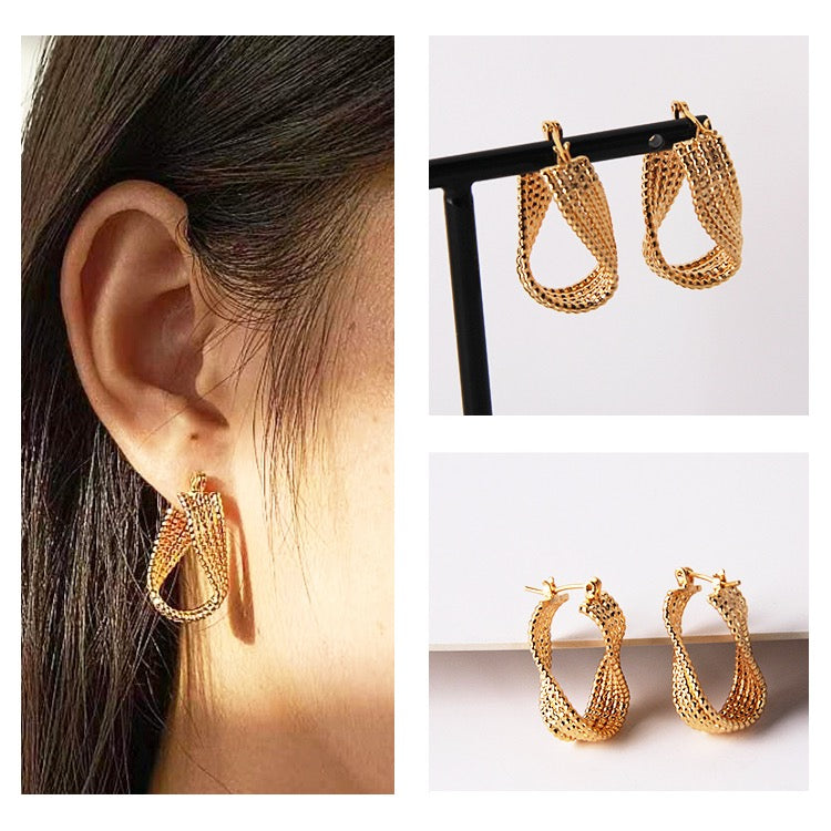 Curved Grace Earrings